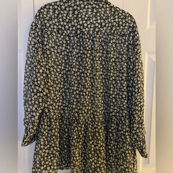 H&M Boho Black With White Floral Print Sheer Ruffled Blouse, Women’s Size 4 - Picture 8 of 10